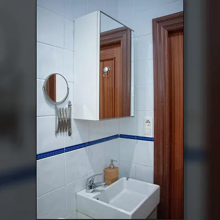Lyrioshomes Apartamento Montano Center * Malaga